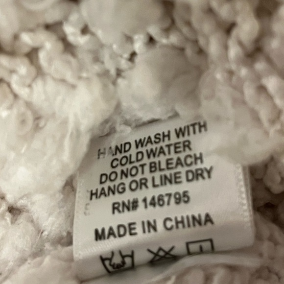 dee elly Popcorn Pullover Cozy White Textured Sweater, size Small - Picture 7 of 9